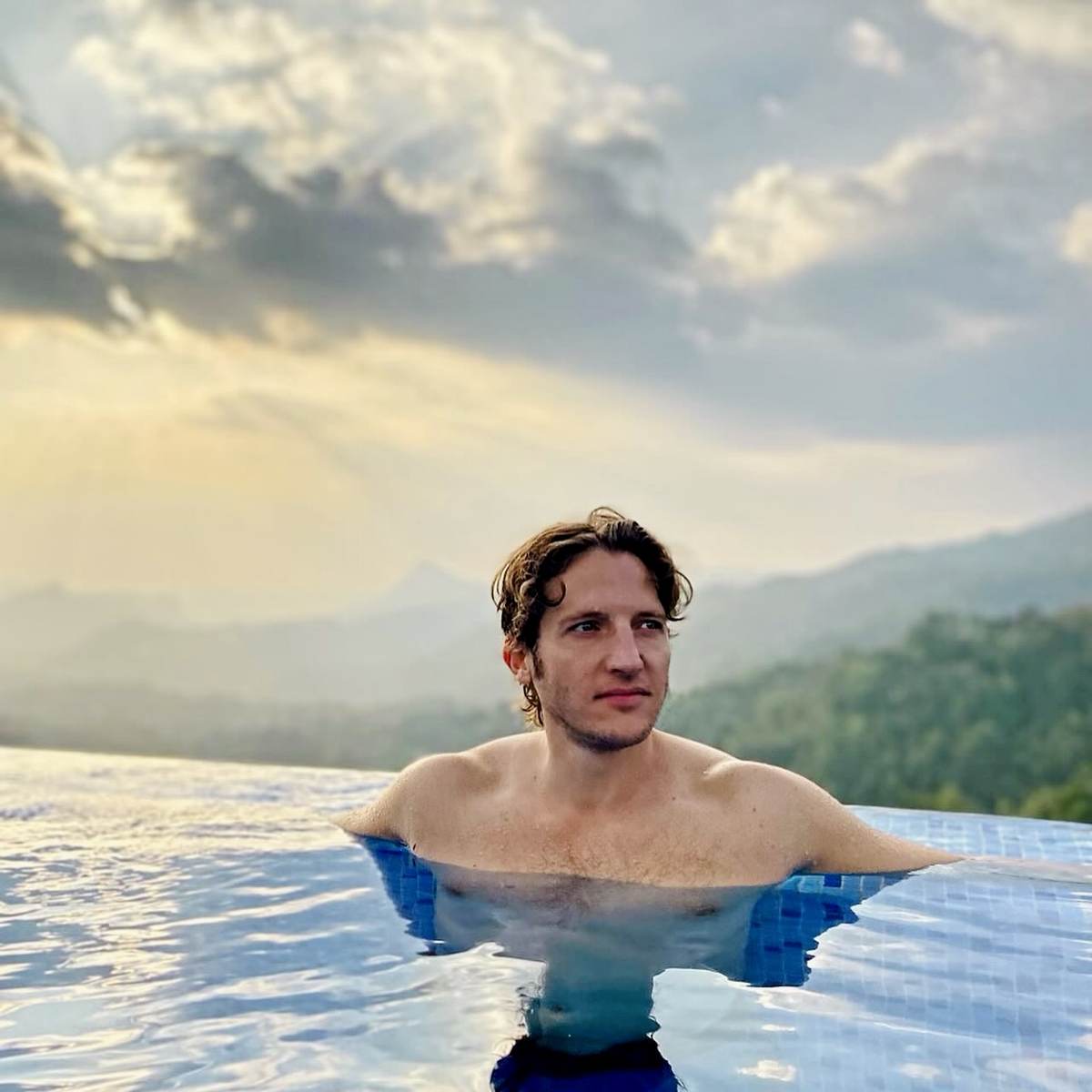 Infinity pool in Munnar